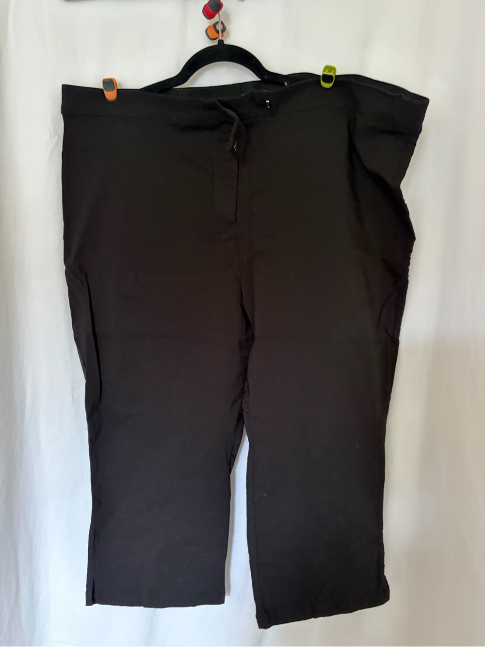 Black capri trousers, slim fit